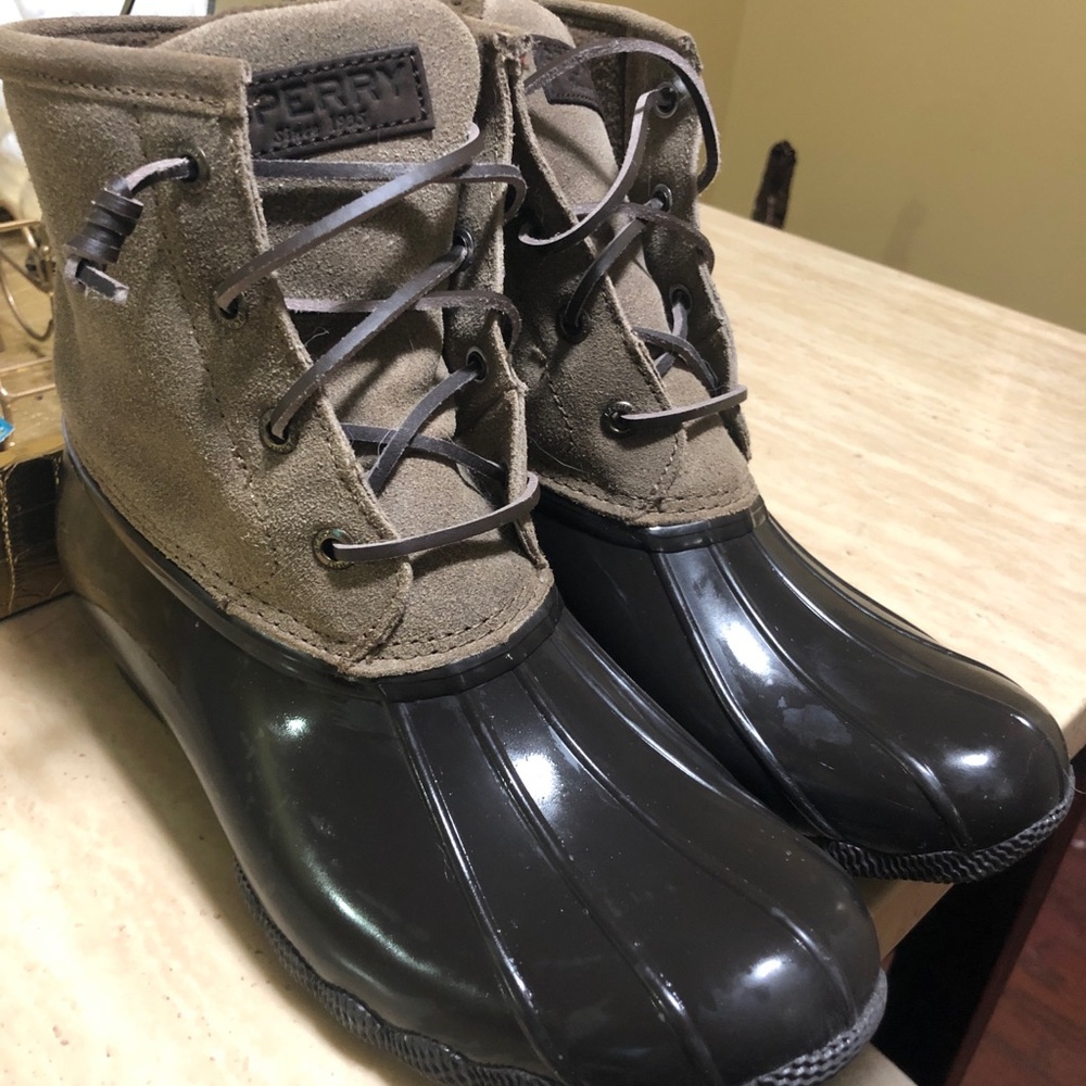 Woman’s Sperry Boots